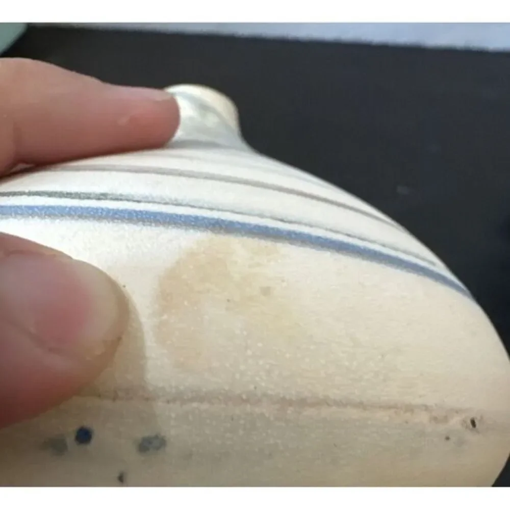 Small Pottery Vase,‎ Signed 4